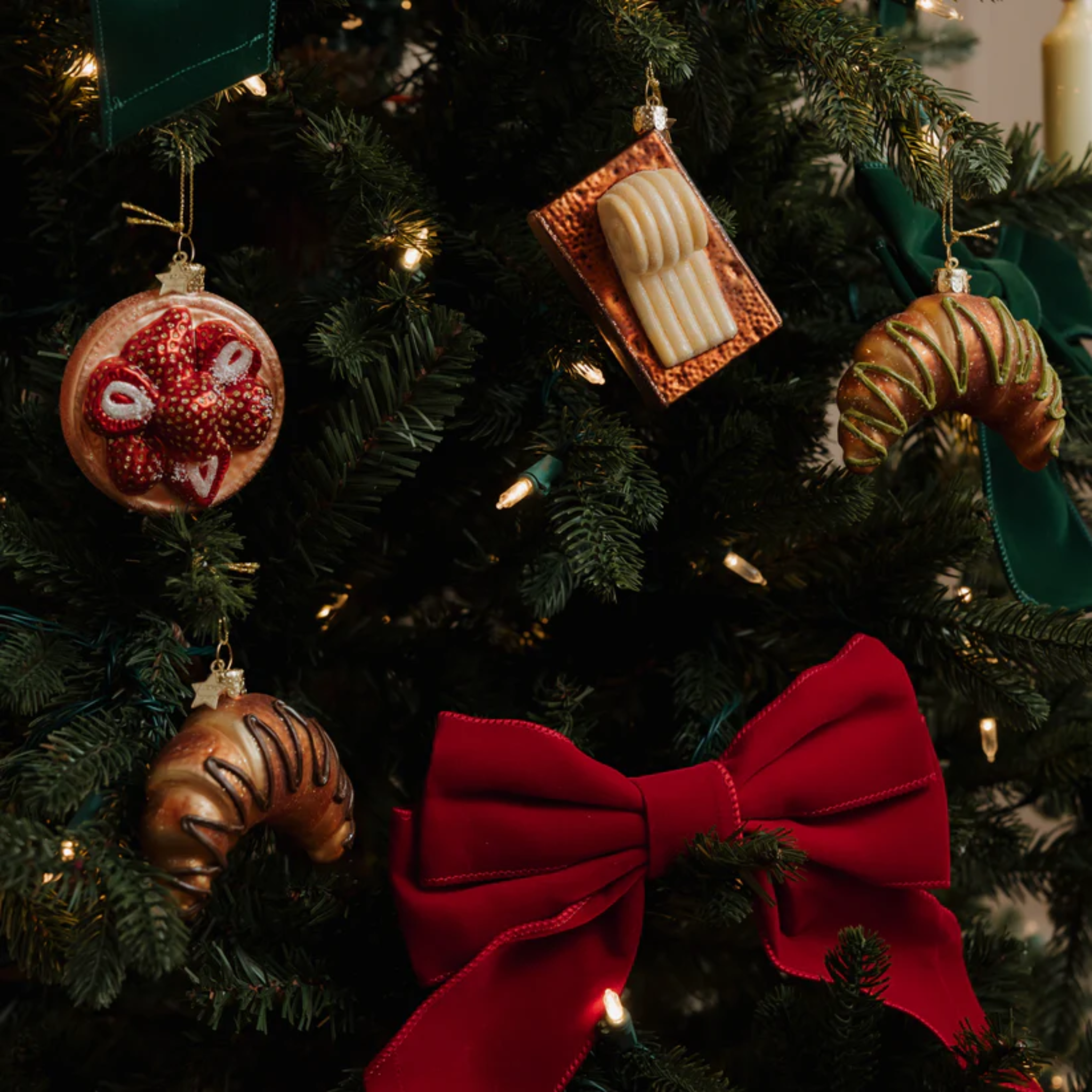 Ornament Croissant
